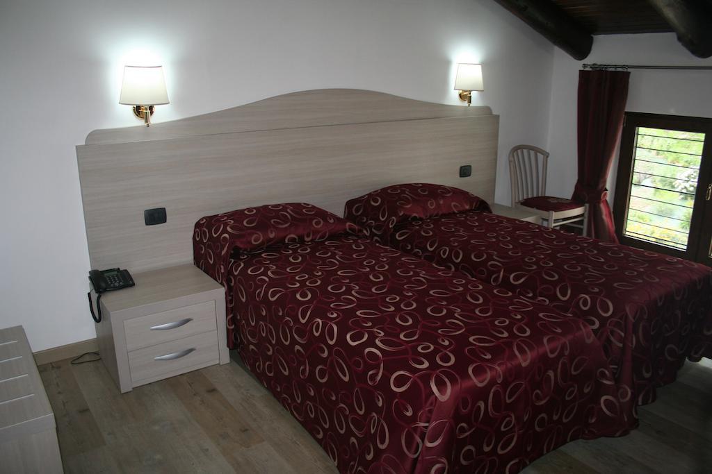קאירו מונטנוטה Agriturismo Cascina Del Vai חדר תמונה