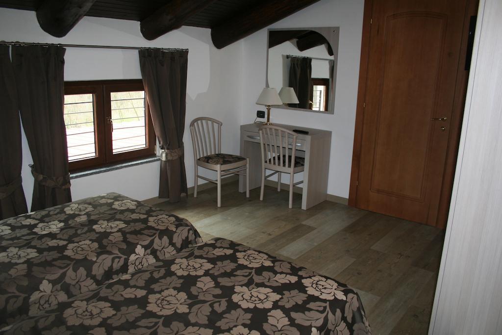 קאירו מונטנוטה Agriturismo Cascina Del Vai חדר תמונה