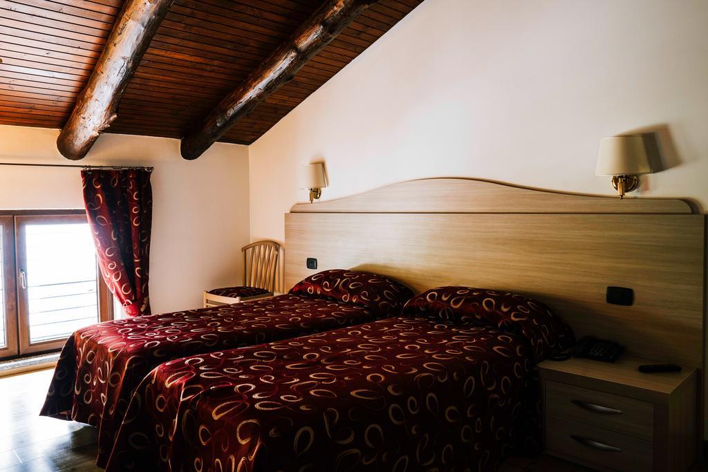 קאירו מונטנוטה Agriturismo Cascina Del Vai מראה חיצוני תמונה