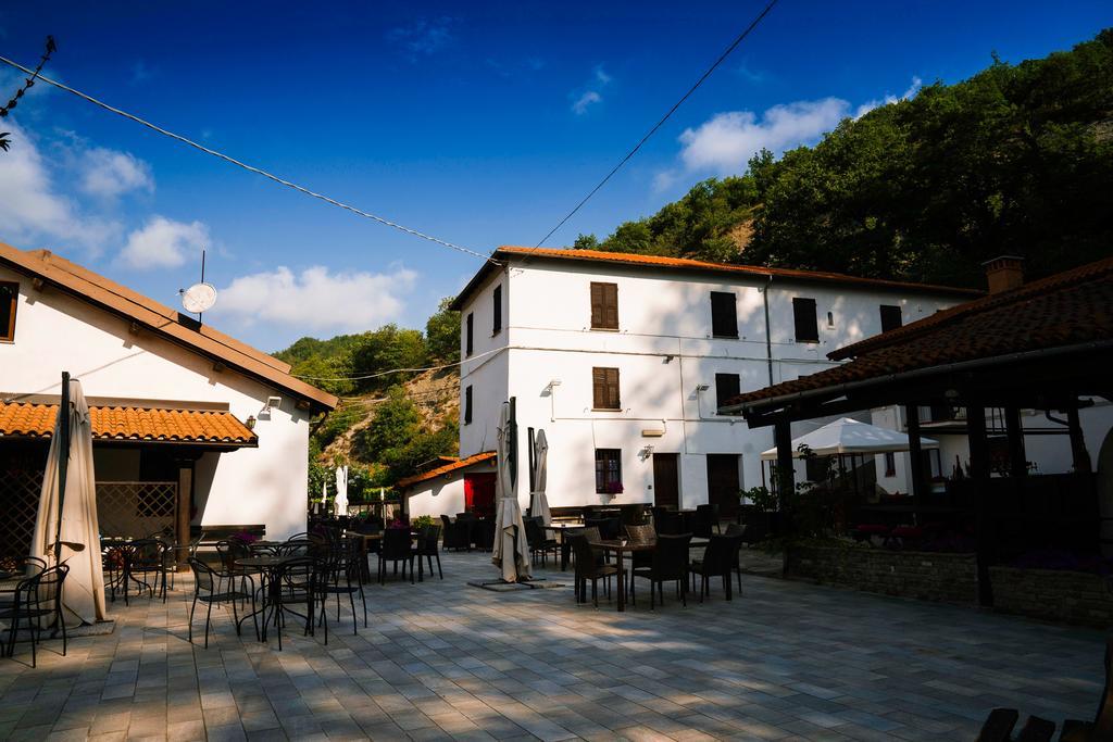 קאירו מונטנוטה Agriturismo Cascina Del Vai מראה חיצוני תמונה