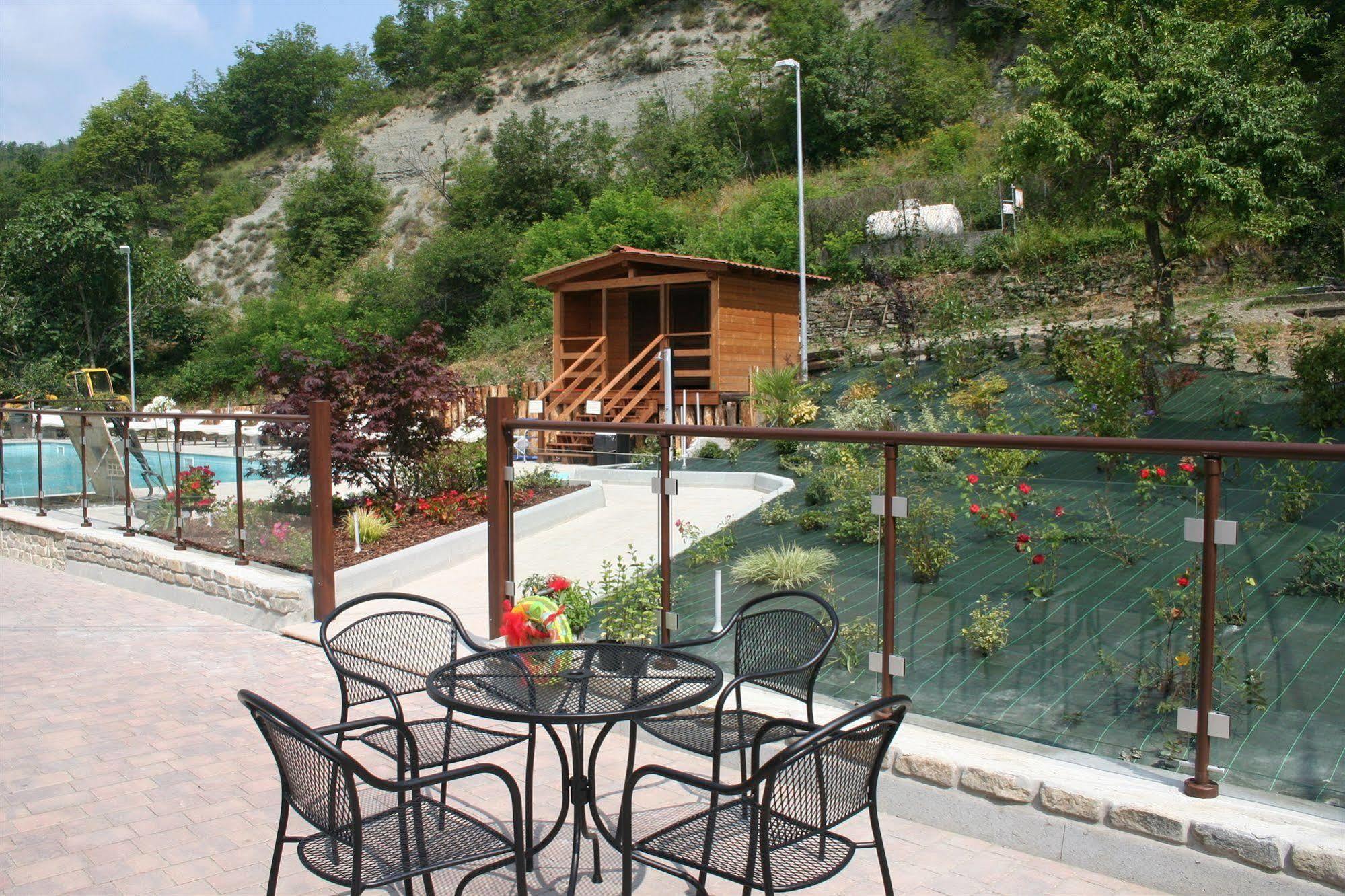 קאירו מונטנוטה Agriturismo Cascina Del Vai מראה חיצוני תמונה