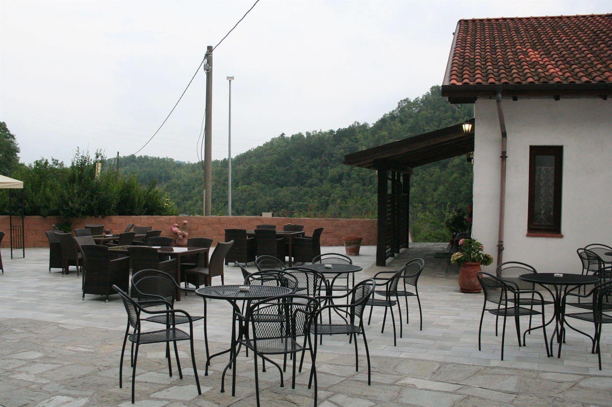 קאירו מונטנוטה Agriturismo Cascina Del Vai מראה חיצוני תמונה